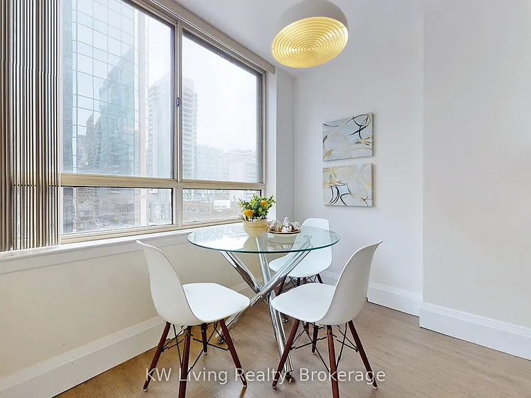 633 Bay St #814 — Photo 25