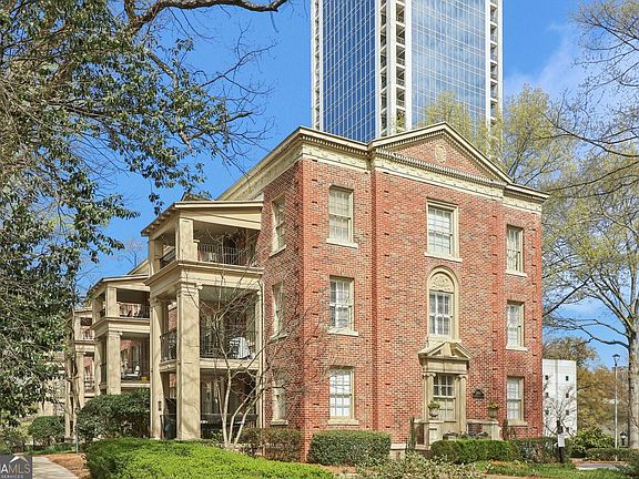 2nd image of 2814 Peachtree Rd NW APT 10