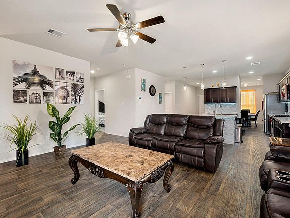 5th image of 5906 Hollyhocks St