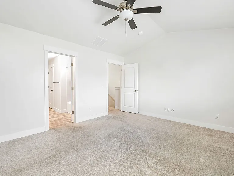 596 N 260 W — Photo 26