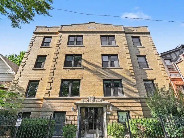 1746 W Henderson St APT 1, Chicago, IL 60657