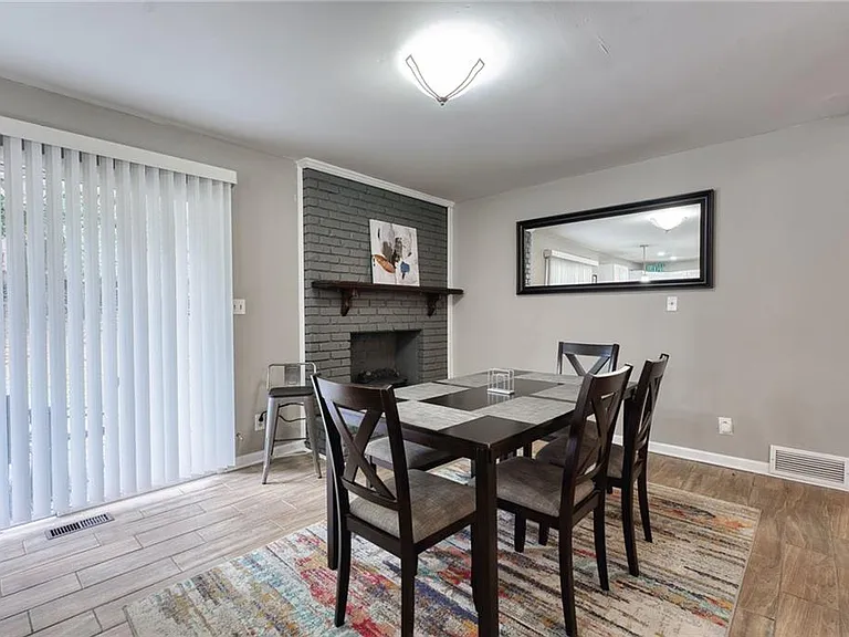 2418 Brookdale Dr NE — Photo 10