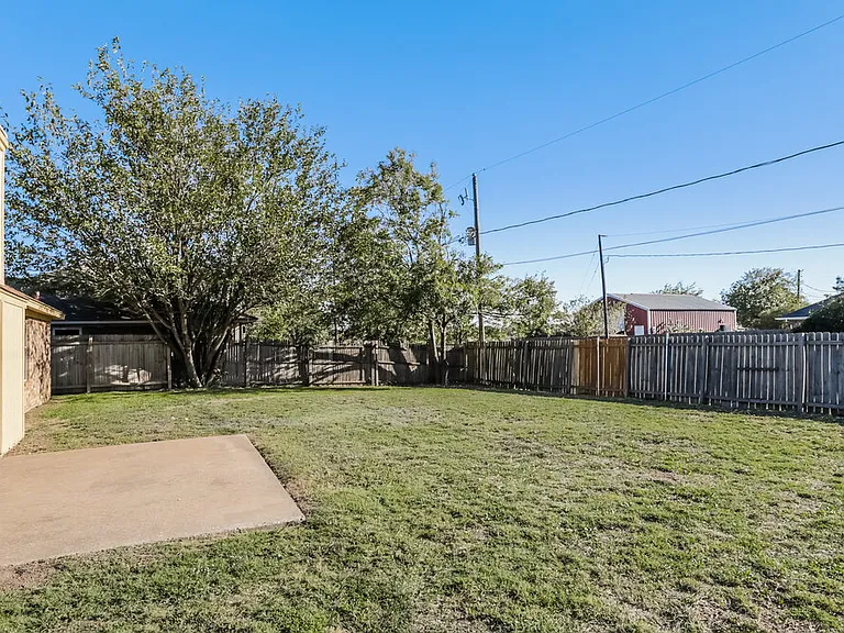 617 Parkview Dr — Photo 19