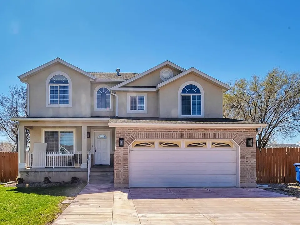 2255 W Red Robin Rd