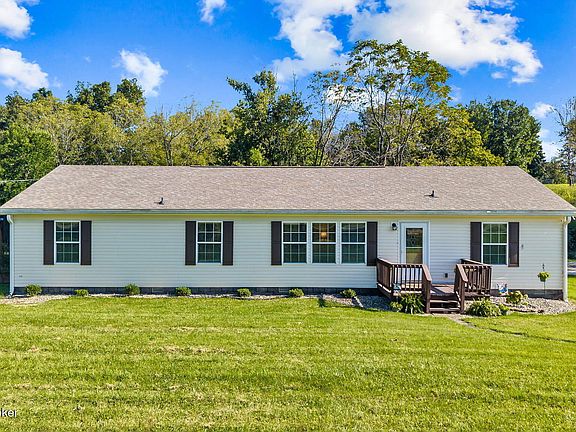 2nd image of 3233 Aiken Rd