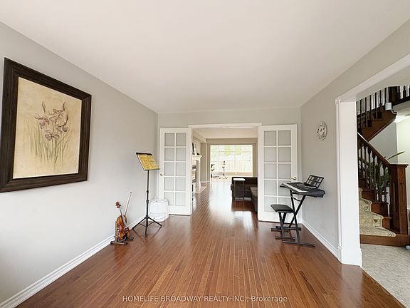 5th image of 50 Fallingbrook St