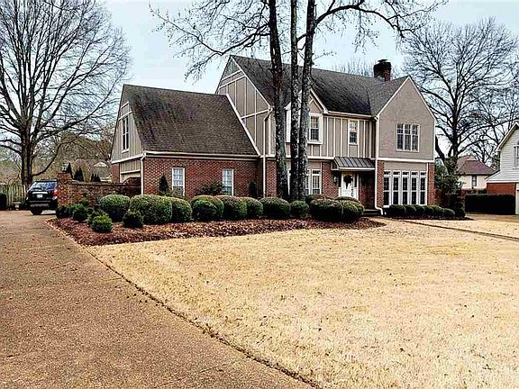 2nd image of 2021 Brandon Hall Dr