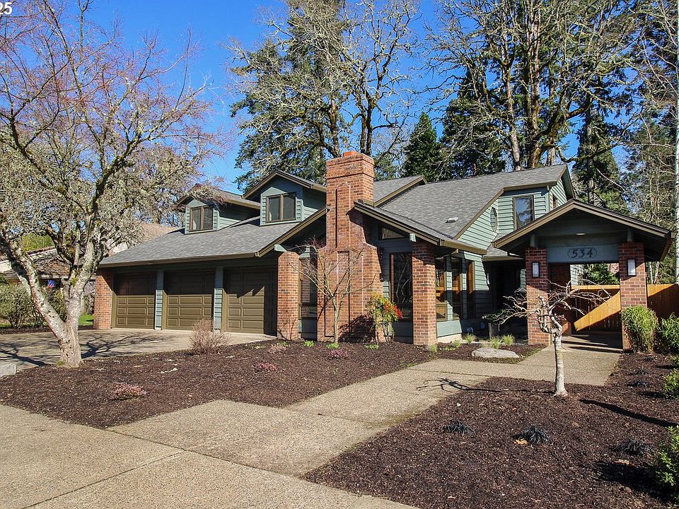 1st image of 534 NE Geraldine Dr