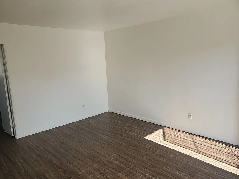 4033 Florida St — Photo 12