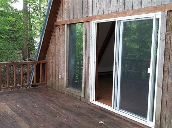 4th image of 166 Wesley Cir