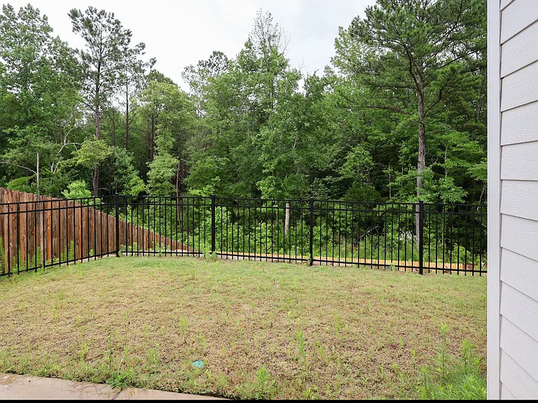1108 Woodland Cir — Photo 9