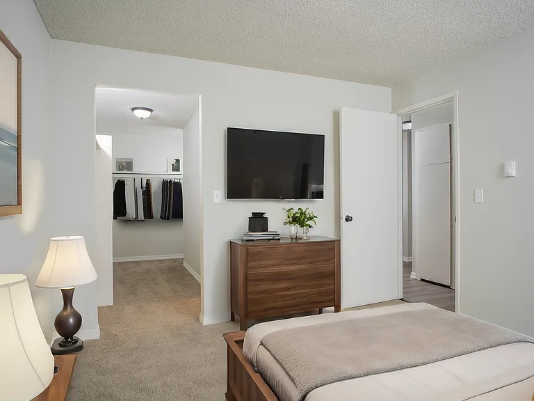 2 x 1.5, 835 Sq Ft 2 x 1.5, 835 Sq Ft