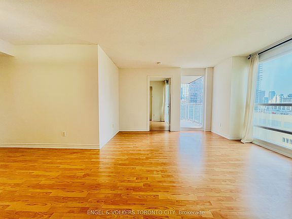 3rd image of 761 Bay St #2302
