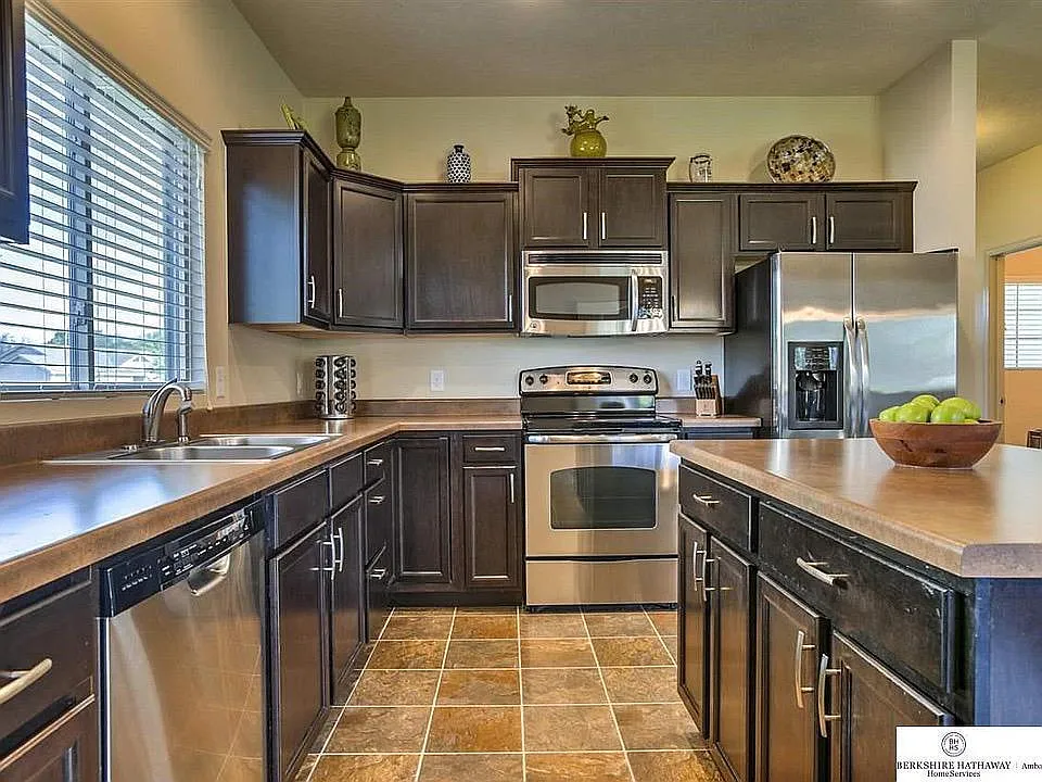 16529 Fowler Ave — Photo 2