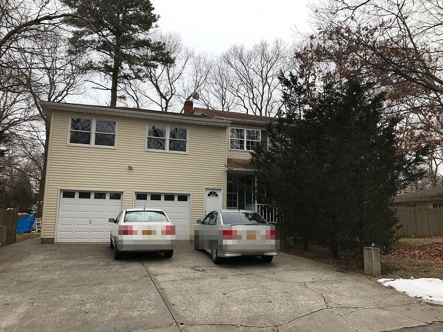 1st image of 138 Moriches Ave