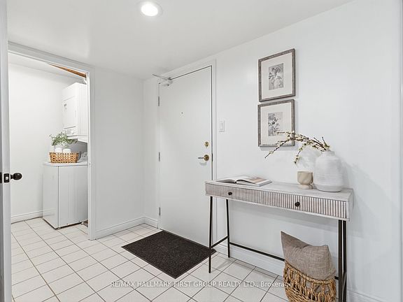 4th image of 1091 Kingston Rd #722