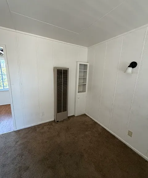 410 E Beach St — Photo 4