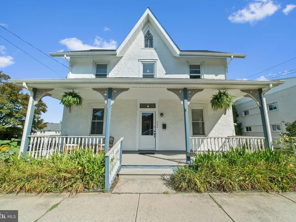 233 W Pennsylvania Ave, Downingtown, PA 19335
