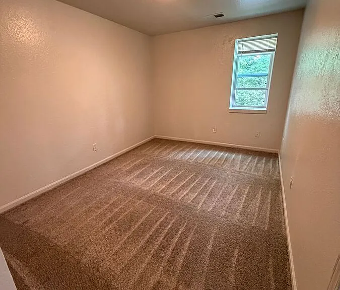 301 E Kansas St — Photo 56