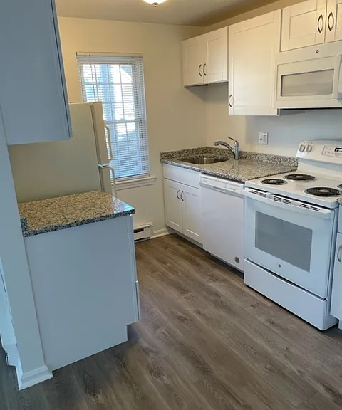 1029 Iyannough Rd #10A — Photo 1