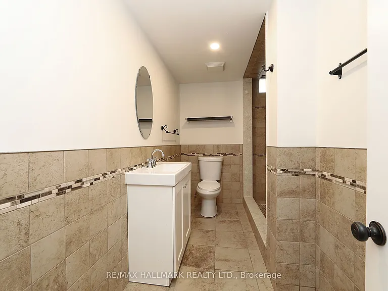 58 Pickett Cres — Photo 40