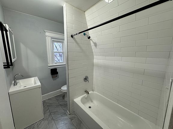 4th image of 102 Vermont Ave #3F
