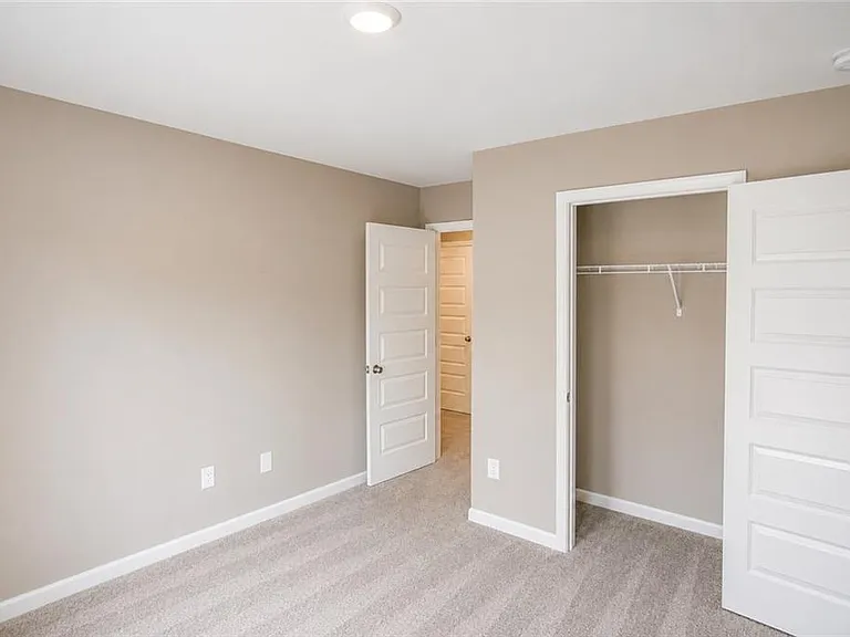 100 Squarewood Ln — Photo 15