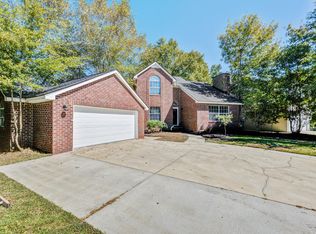 1306 Lark Ln, Hanahan, SC 29410