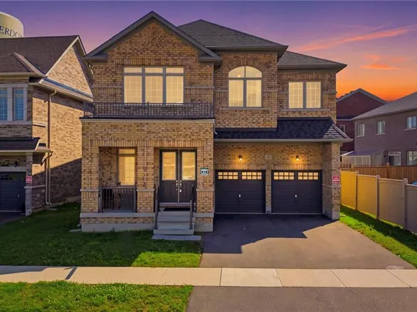 11 Grierson Trl, Hamilton, ON L8B 1X5