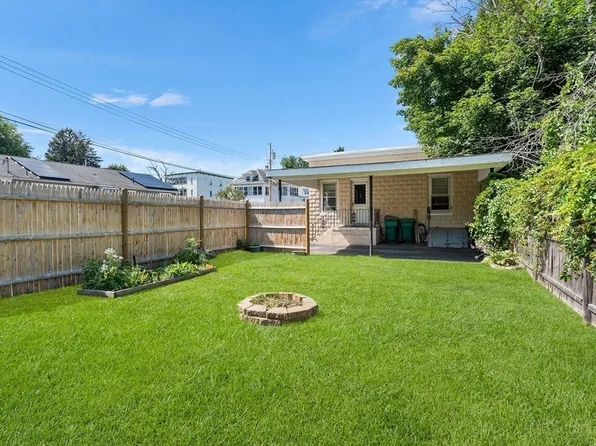 85 Edwards St, Fitchburg, MA 01420