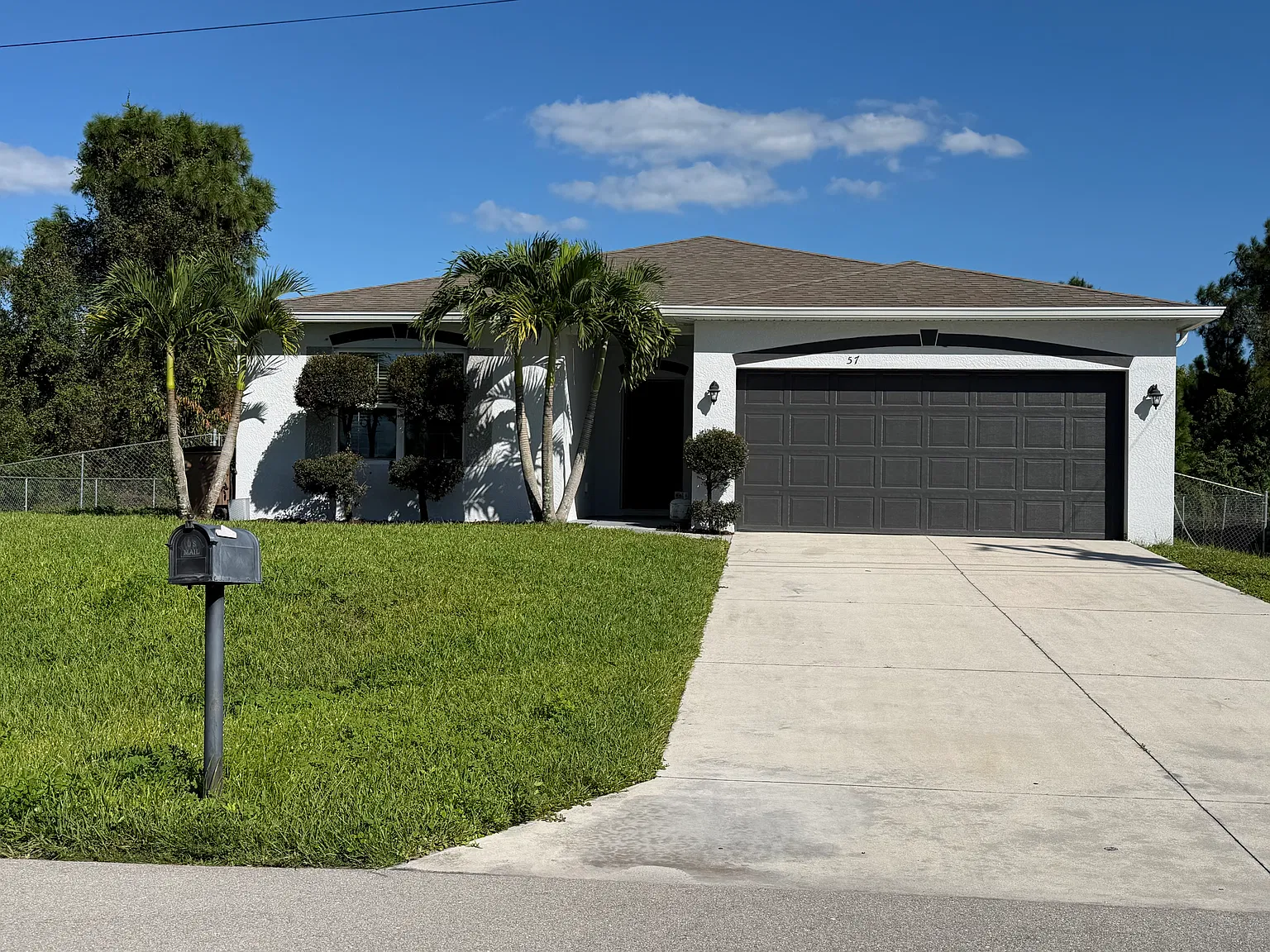 4 bed, 1876 sqft, $2,100 — Photo 1