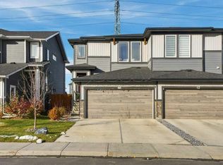 46 S Waterford Rd, Chestermere, AB T1X 2M7