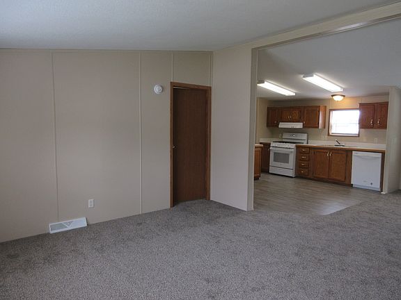 2nd image of 23119 Fountain Dr #205
