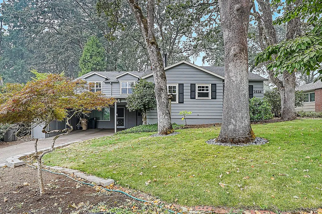 1612 NW Alta Vista Dr photo 1