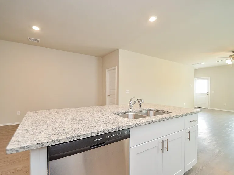25513 Blossom Ct — Photo 6