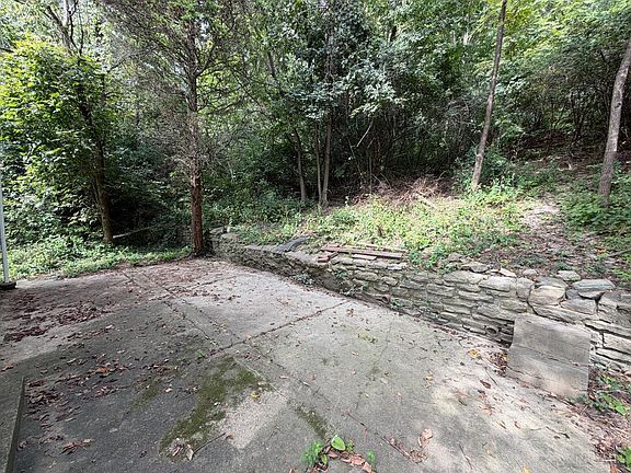5th image of 660 Steiner Ave