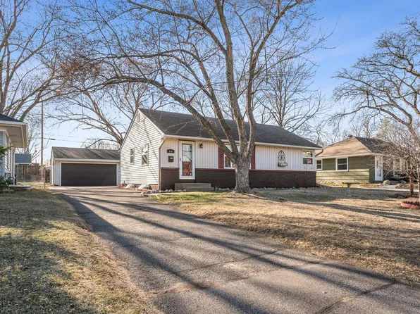 516 5th Ave S, Hopkins, MN 55343