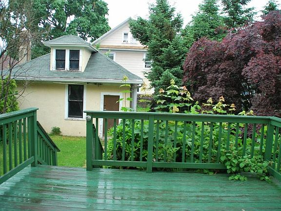 4th image of 1860 Park Ave