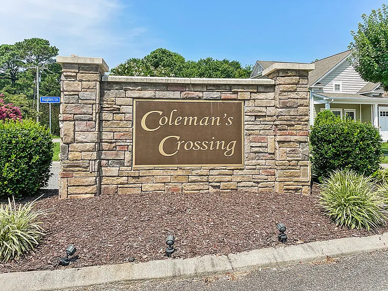 6905 Colemans Crossing Ave — Photo 2