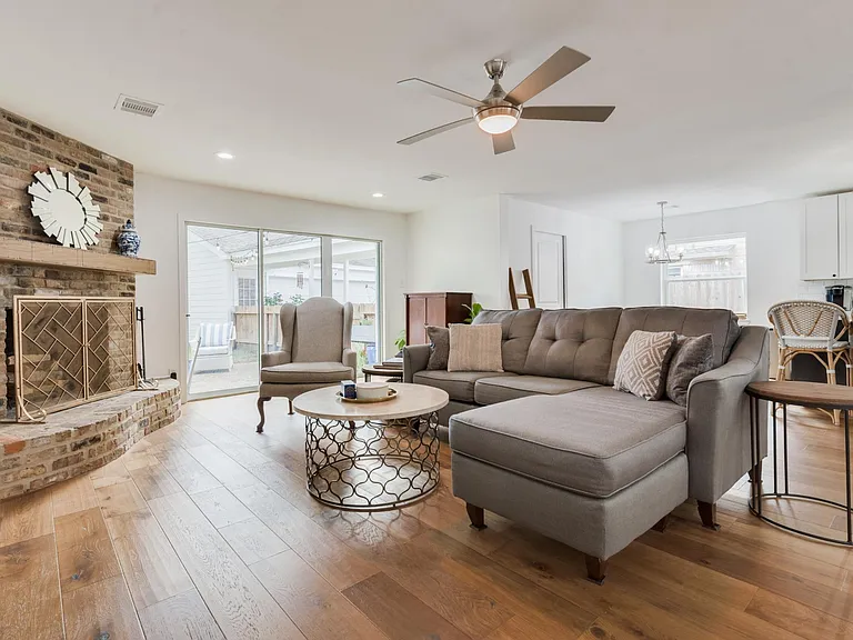 10047 Briarwild Ln — Photo 11