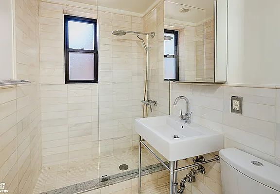 4th image of 61 Oliver St APT 4