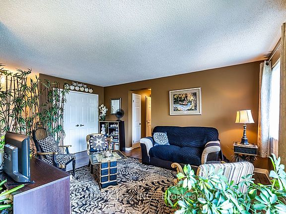 5th image of 131 Taunton Rd E #304