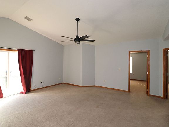 5th image of 1618 Clover Dr
