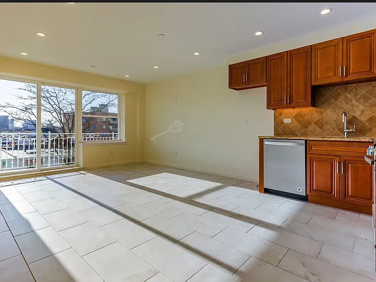 2848 W 15th St #1A — Photo 2