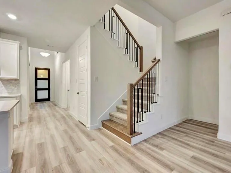 1927 Darlington Oak Dr — Photo 10