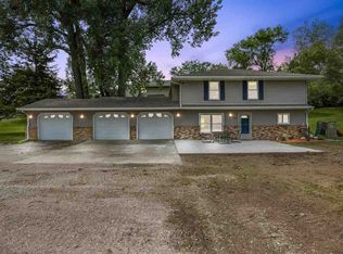 110 W Cemetery Rd, Fairfax, IA 52228