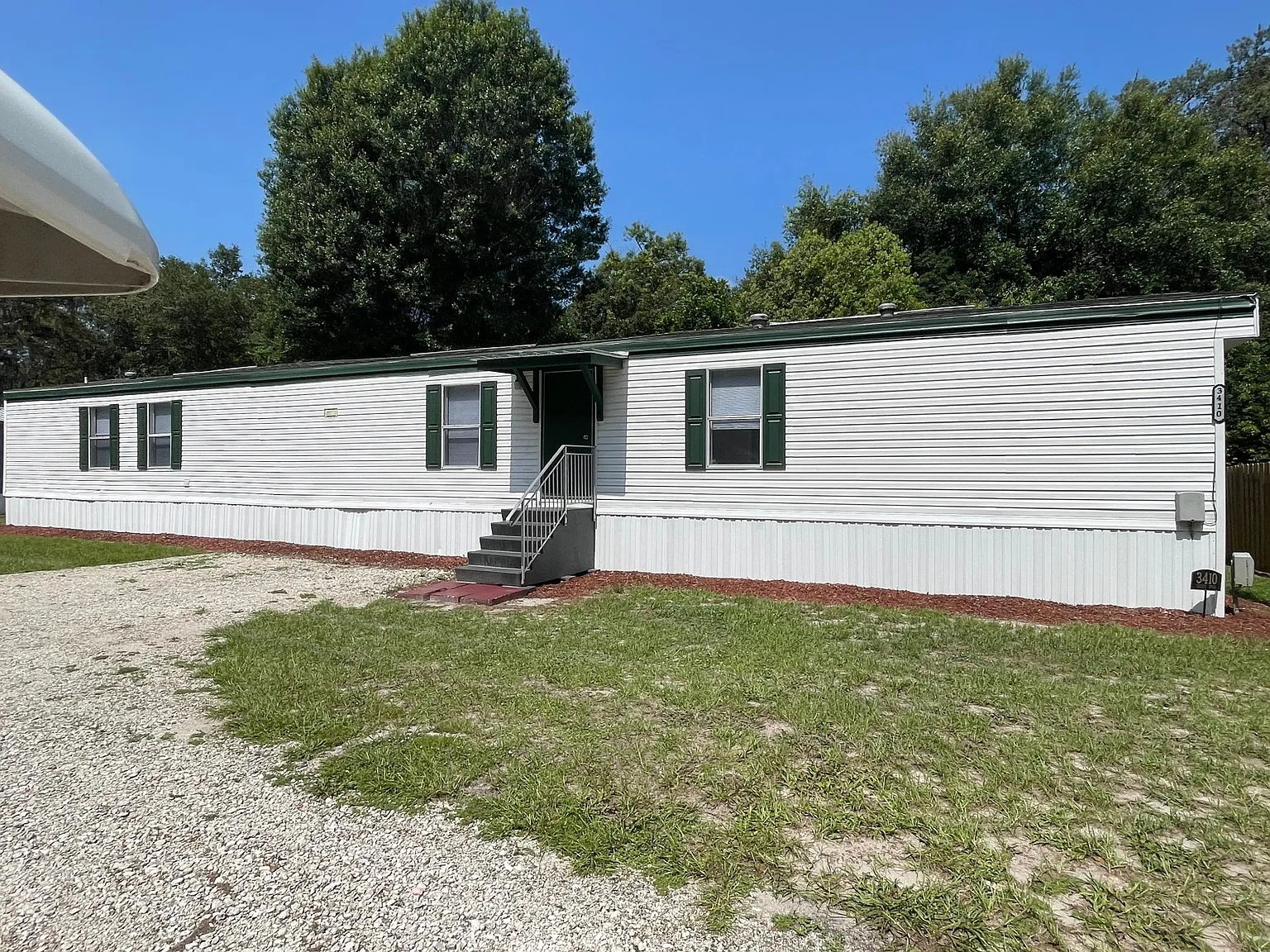 3 bed, $1,650 — Photo 2
