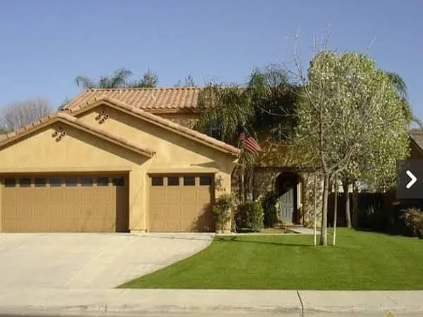 604 Vermillion Dr — Photo 1