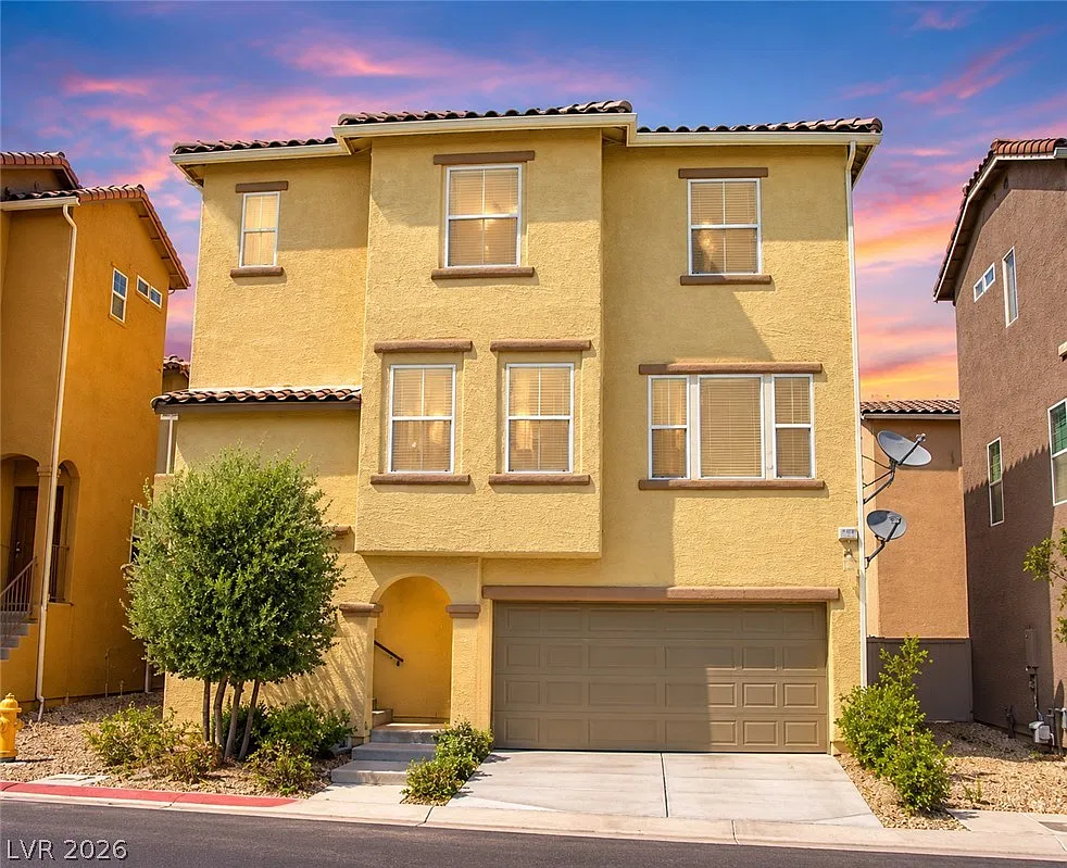 4 bed, 2.5 bath, 1686 sqft, $2,150 — Photo 1