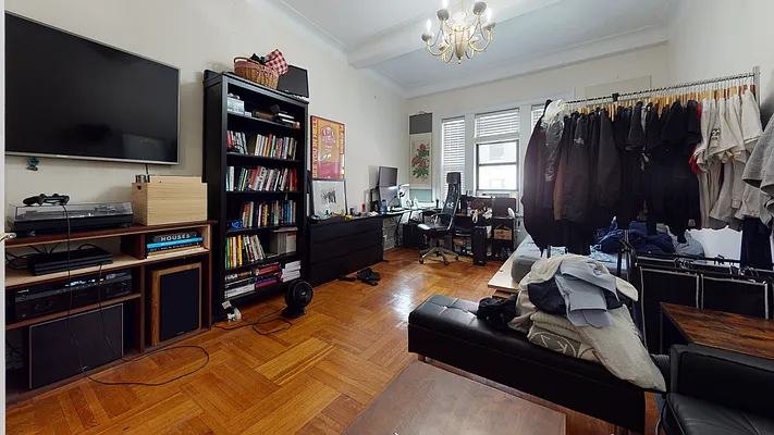 Rented by Bond New York | media 24